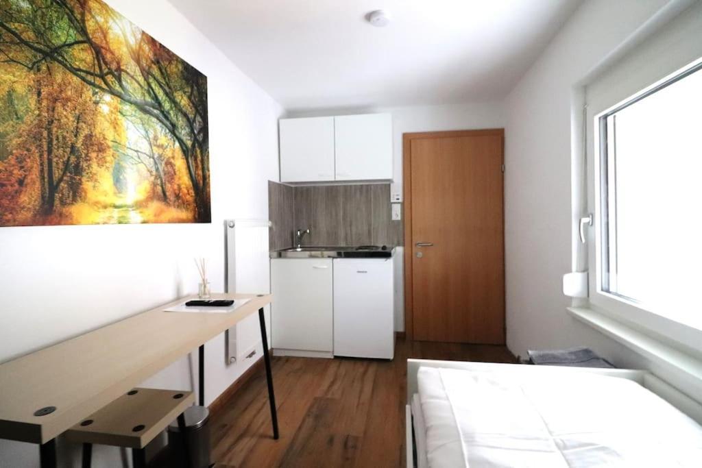 Schickes Zimmer Mit Top-Ausstattung In Idealer Lage Feldkirch Exterior photo