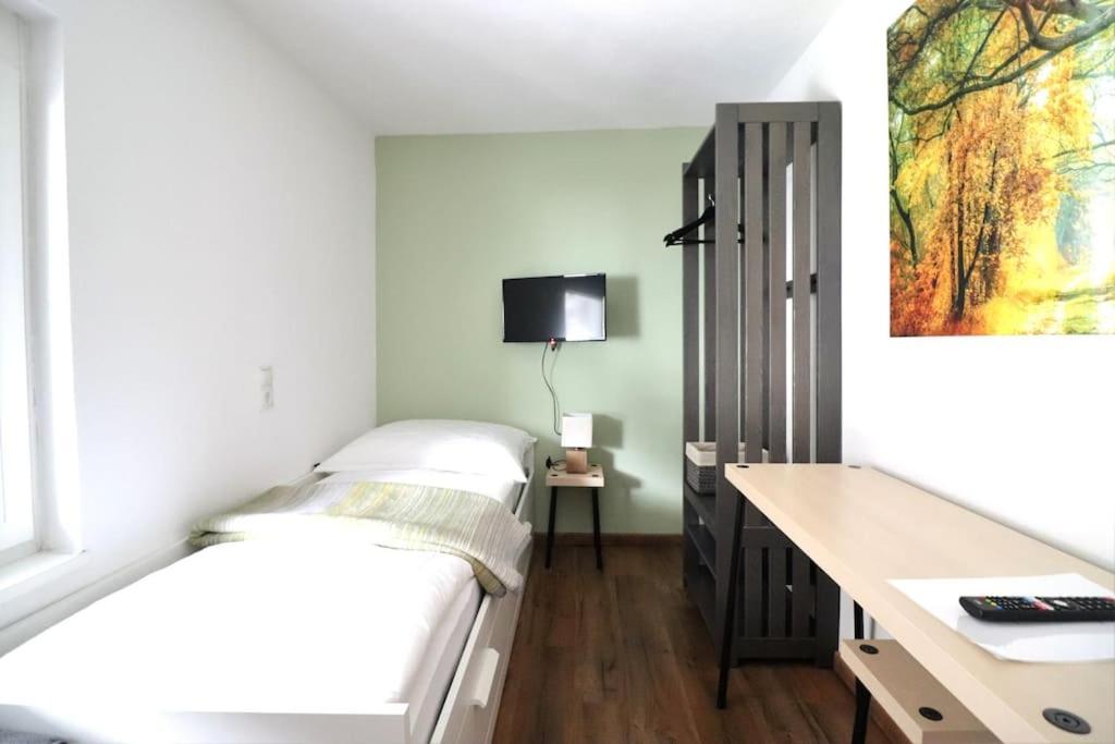 Schickes Zimmer Mit Top-Ausstattung In Idealer Lage Feldkirch Exterior photo
